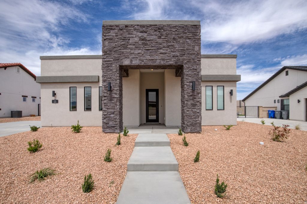Photo of 488 W CEDAR HILL DRIVE DR, Saint George, UT 84790 (MLS # 2153441)