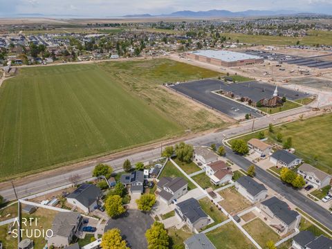 Tiny photo for 2972 W 2075 S, Syracuse, UT 84075 (MLS # 2154580)