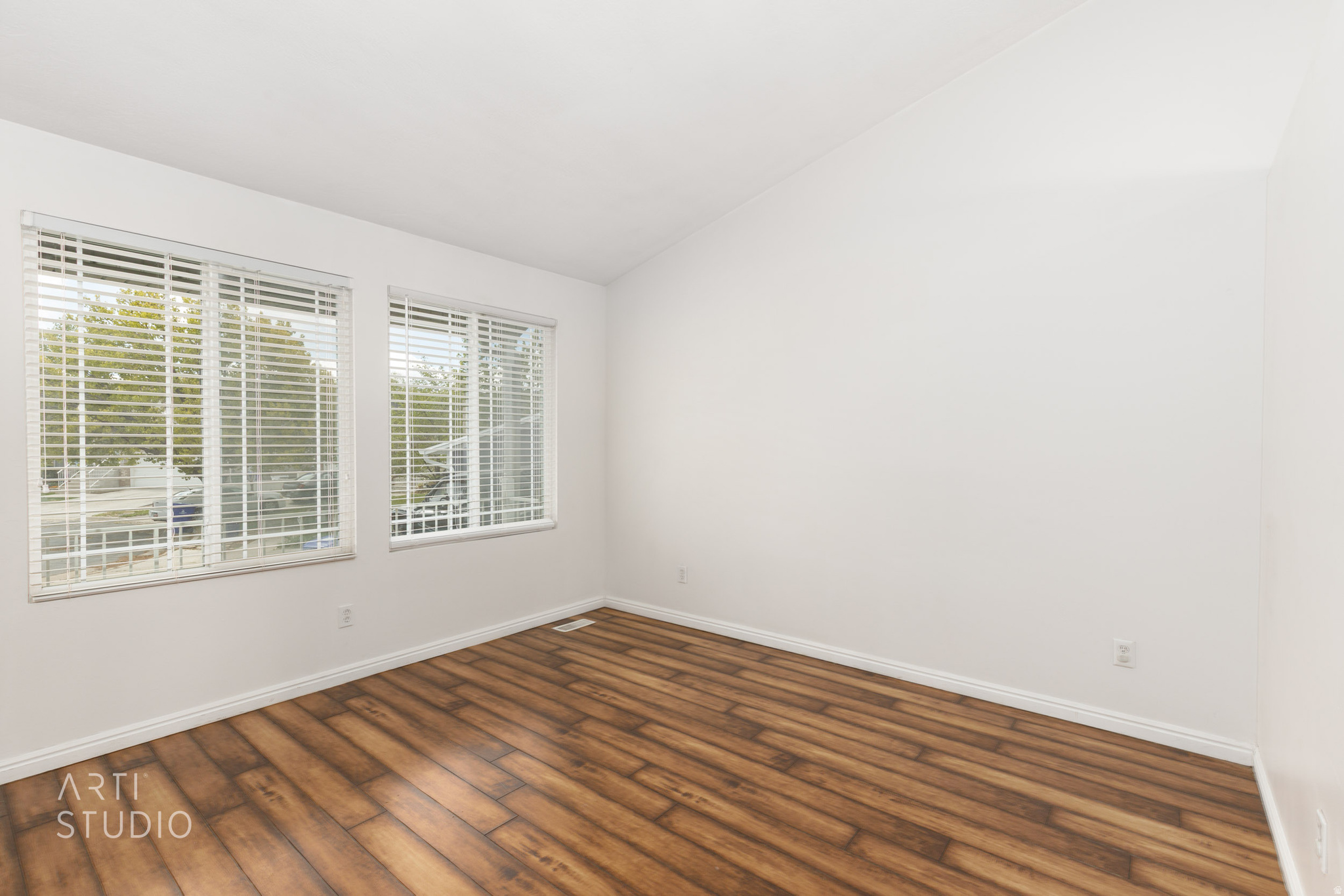 FREEMONT ESATES #9 - Residential