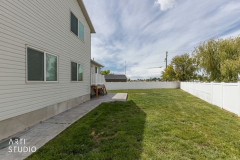 Tiny photo for 2972 W 2075 S, Syracuse, UT 84075 (MLS # 2154580)