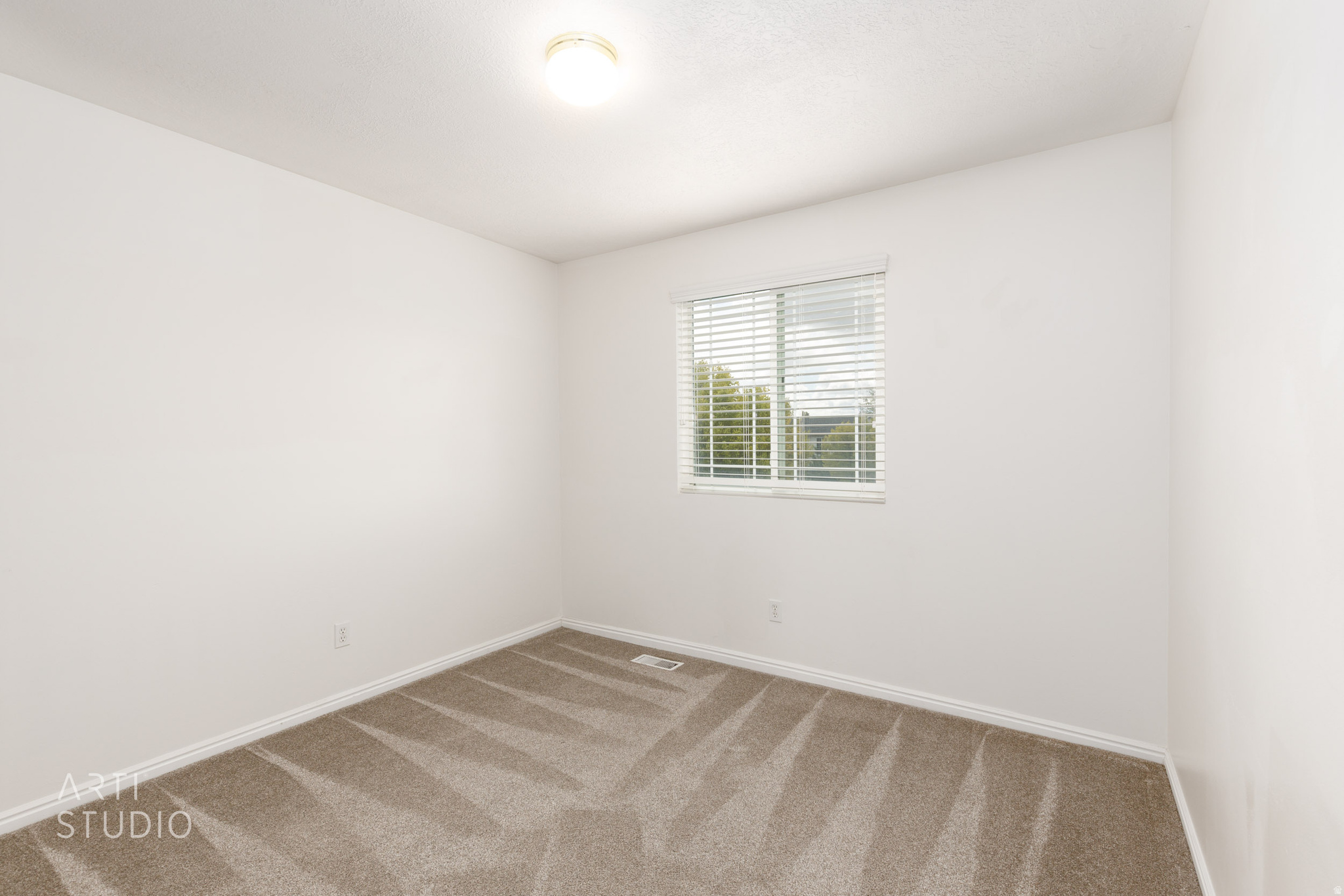 FREEMONT ESATES #9 - Residential