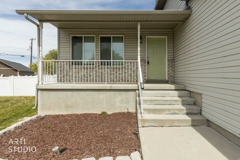 Tiny photo for 2972 W 2075 S, Syracuse, UT 84075 (MLS # 2154580)