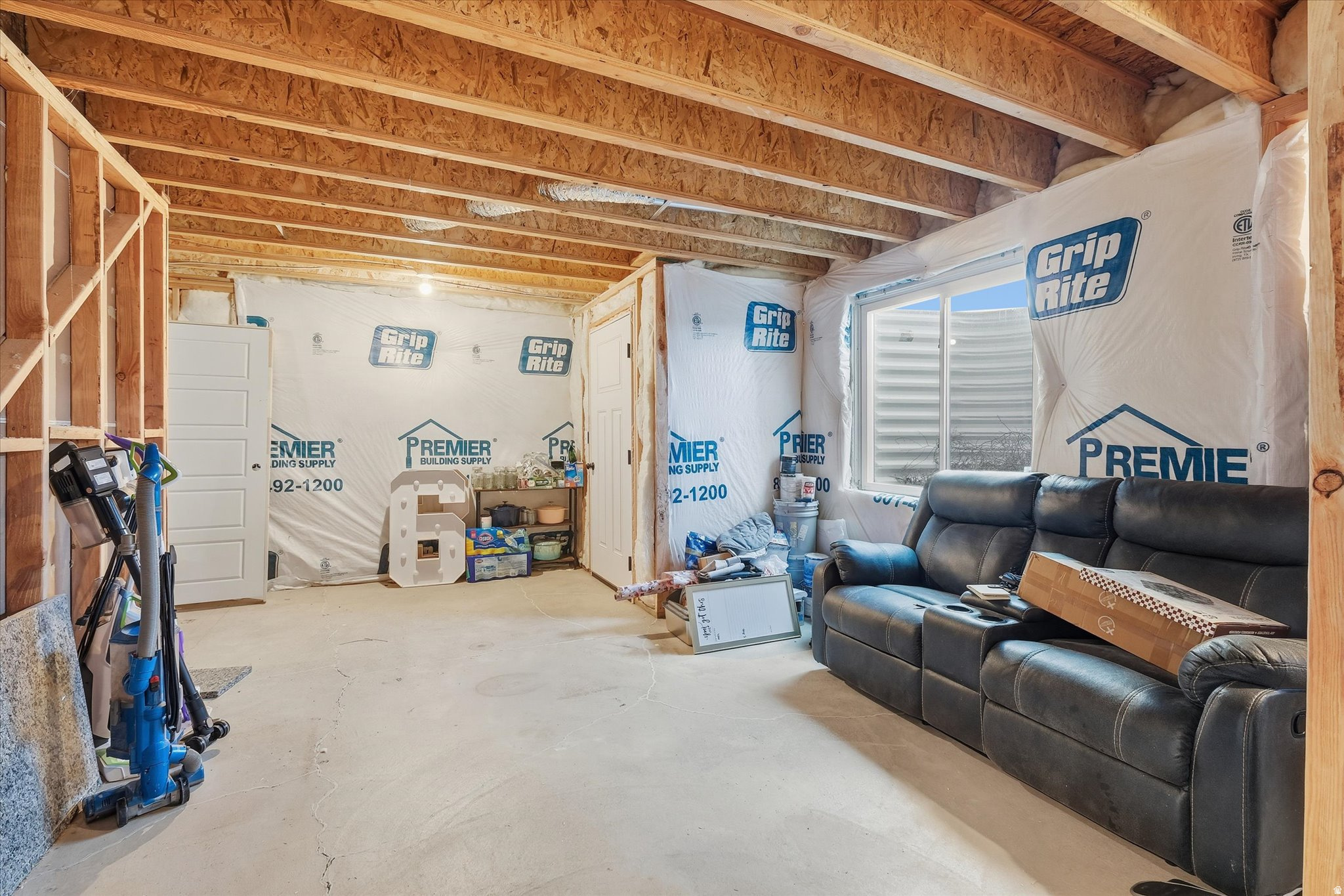 PLYMOUTH ACRES - Residential