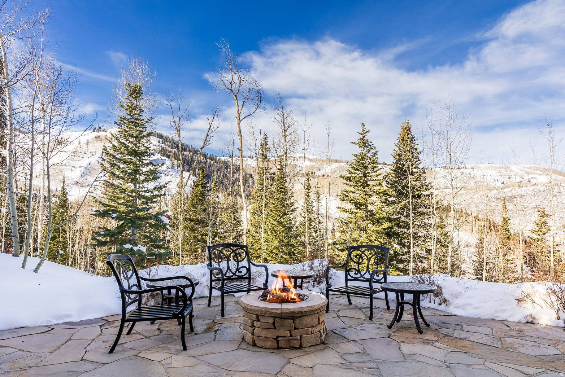 EMPIRE PASS - Residential