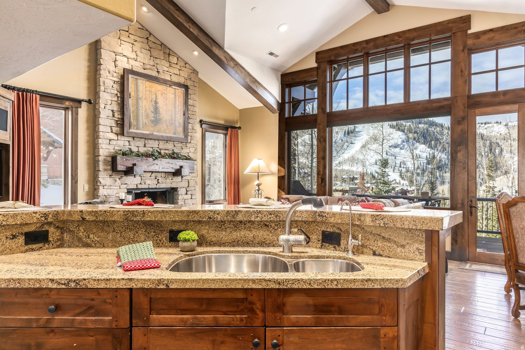 EMPIRE PASS - Residential