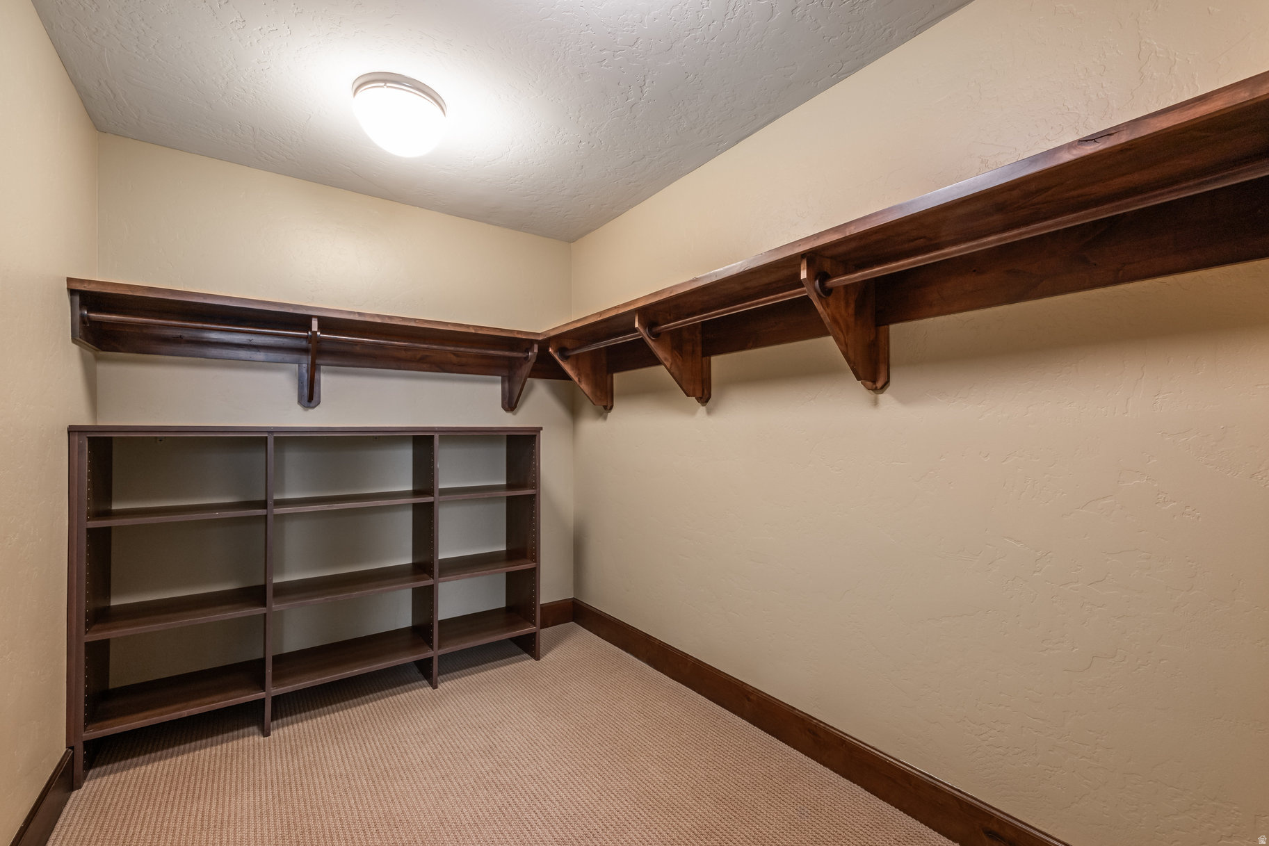 EMPIRE PASS - Residential