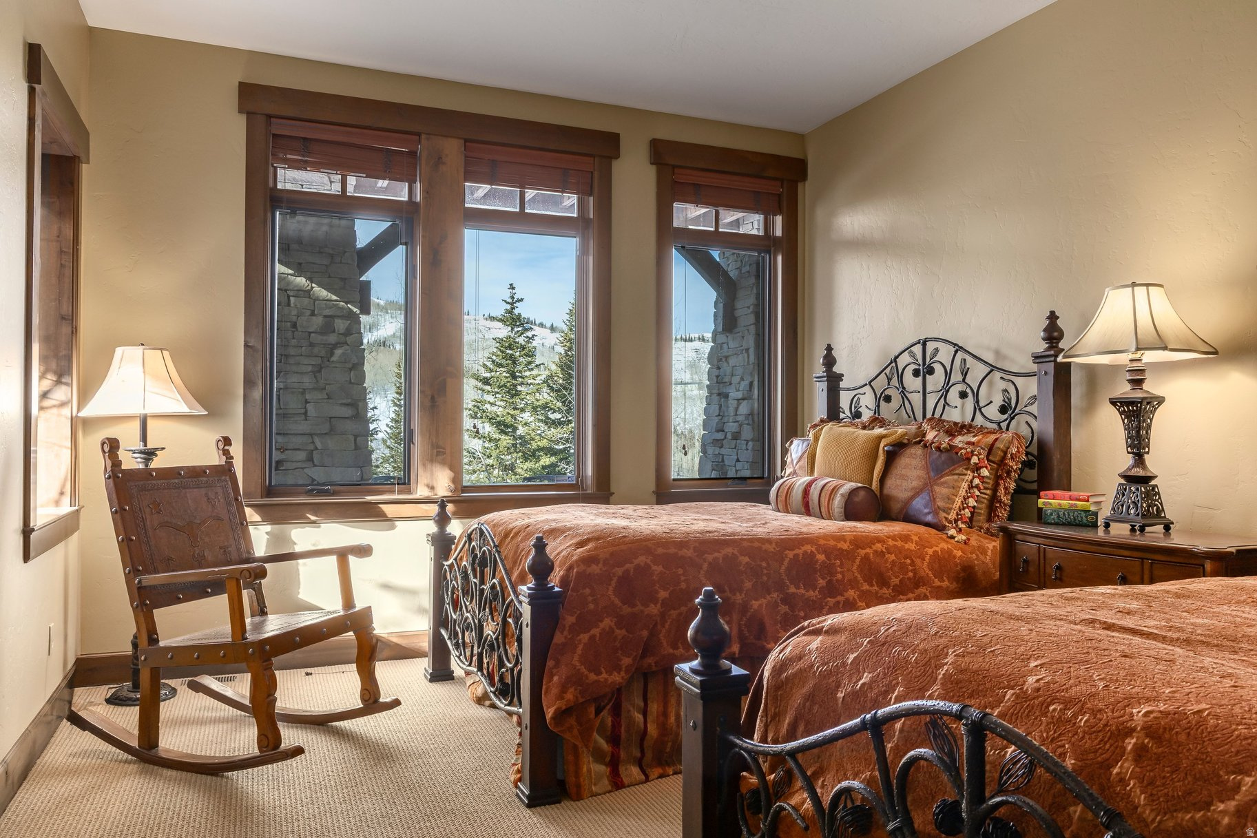 EMPIRE PASS - Residential