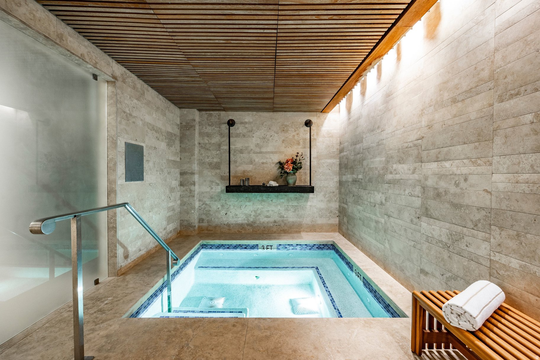 EMPIRE PASS - Residential