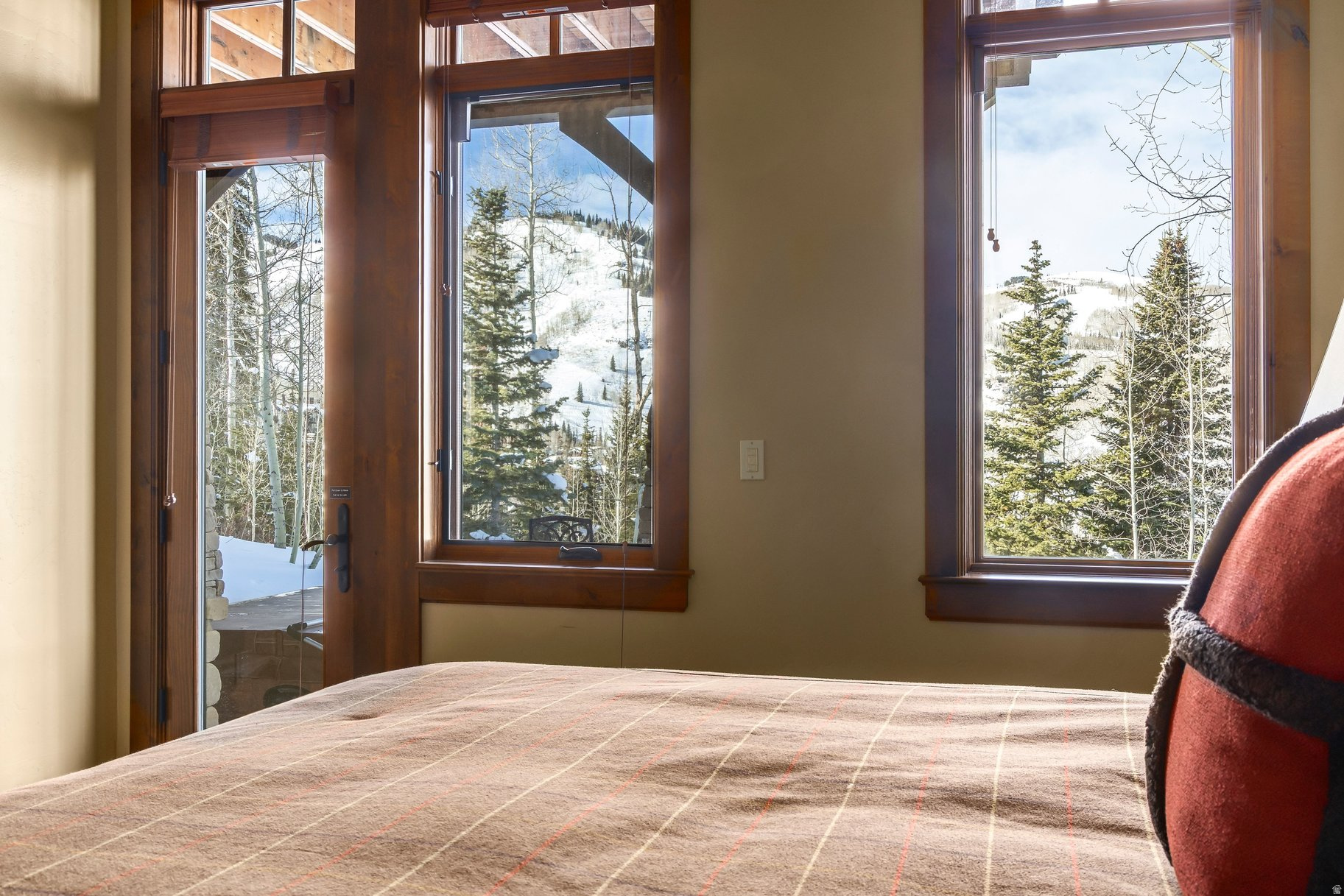 EMPIRE PASS - Residential