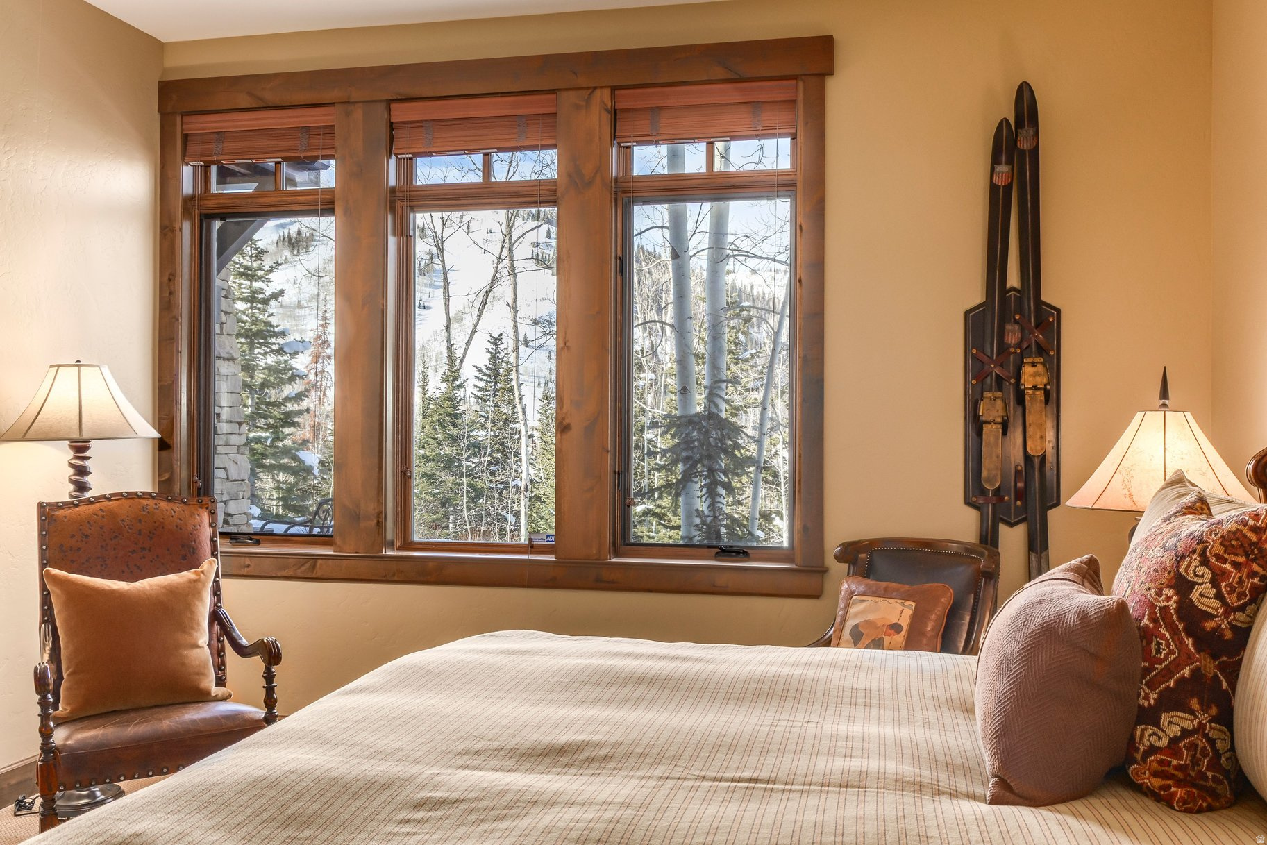 EMPIRE PASS - Residential