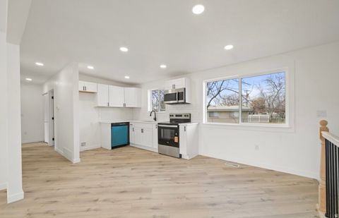 Tiny photo for 965 AMETHYST ST, Layton, UT 84041 (MLS # 2127721)