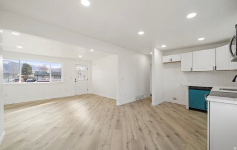 Tiny photo for 965 AMETHYST ST, Layton, UT 84041 (MLS # 2127721)