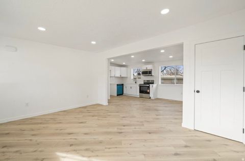 Tiny photo for 965 AMETHYST ST, Layton, UT 84041 (MLS # 2127721)