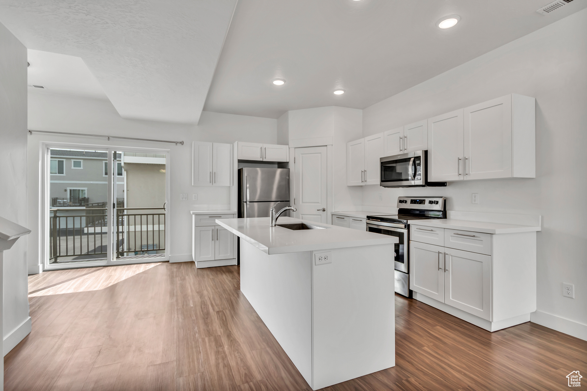 LAKEVIEW - Residential