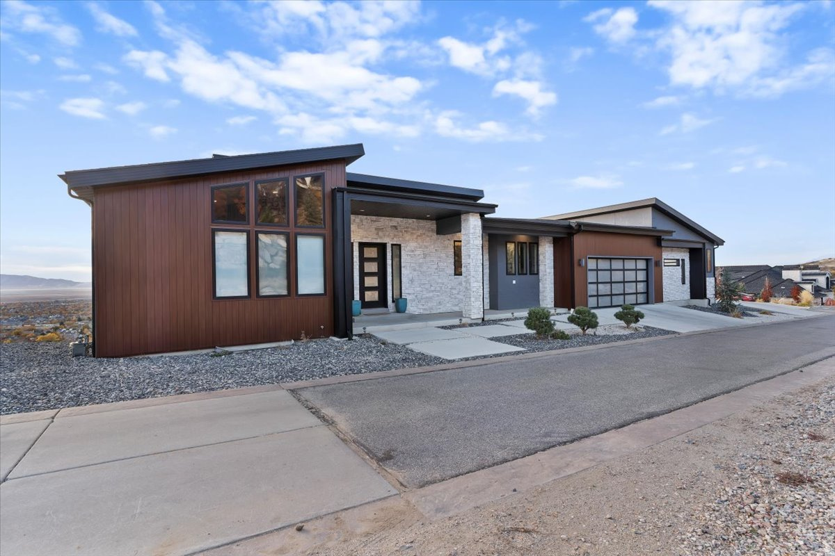 DEER CREST AT HIDDEN SPRINGS - Residential