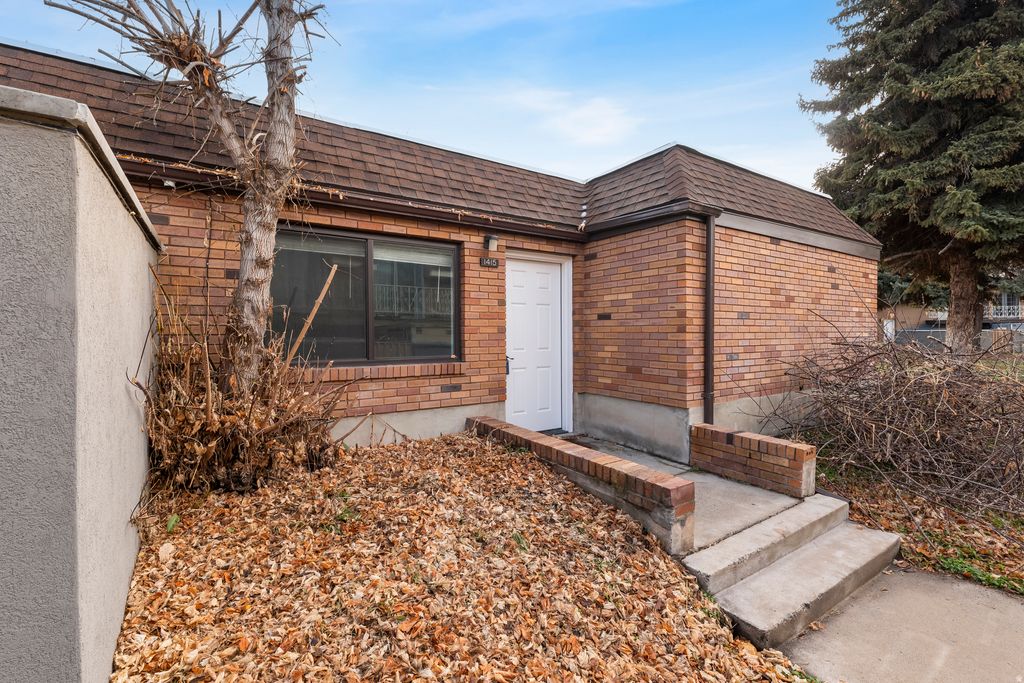 Photo of 1415 W ARTHUR DR, Provo, UT 84601 (MLS # 2130044)