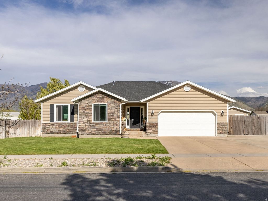 Photo of 2758 S 1000 W, Nibley, UT 84321 (MLS # 2152529)