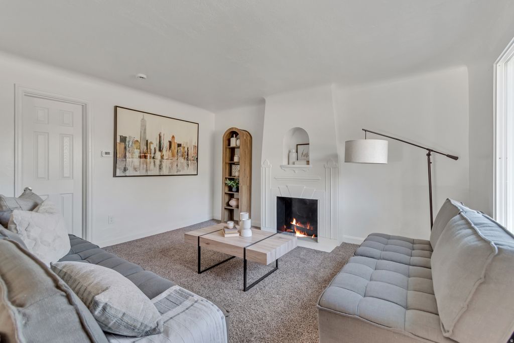 Photo of 1031 OAK ST, Ogden, UT 84401 (MLS # 2149312)