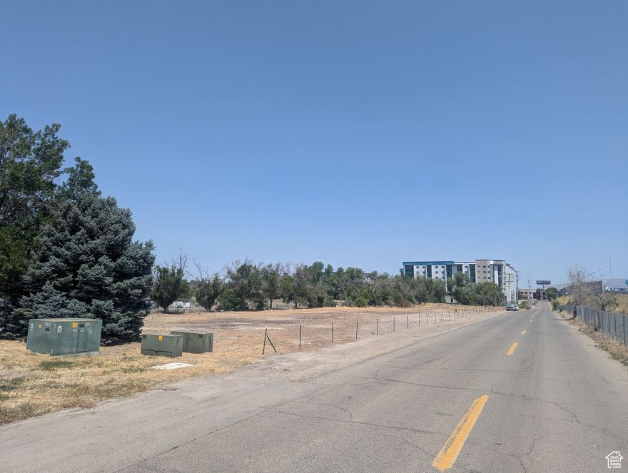 1.34 acres with over 1,000 ft frontage on I-15 visibility.  Murray M-U zone allows commercial and multi-family uses.  Booming area with new apartments in place, townhome and apartment project coming, as well as mixed use commercial.  Excellent growth area with incredible potential.  Rare I-15 visibility property.