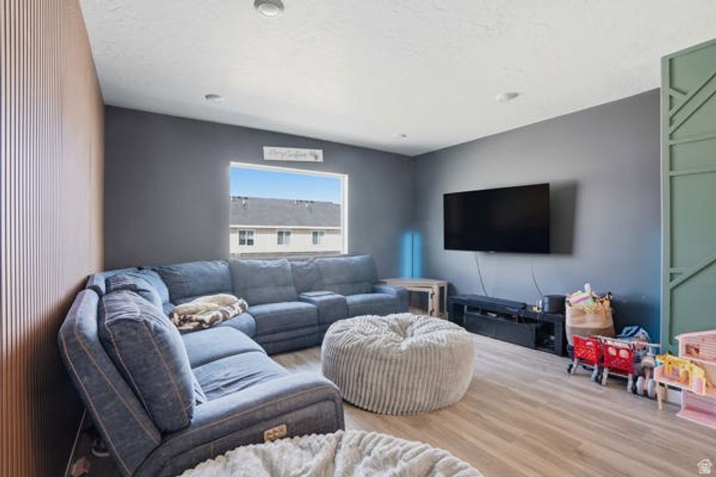 Photo of 971 E CITADEL LN, Saratoga Springs, UT 84045 (MLS # 2149514)