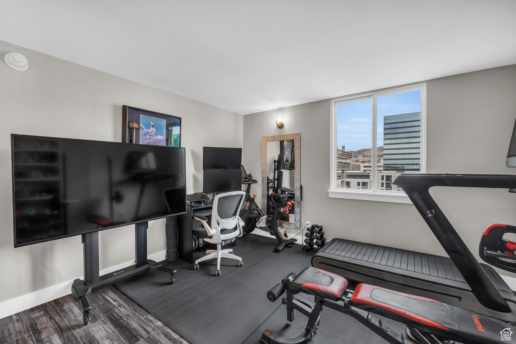 BROADWAY TOWER CONDO - Residential