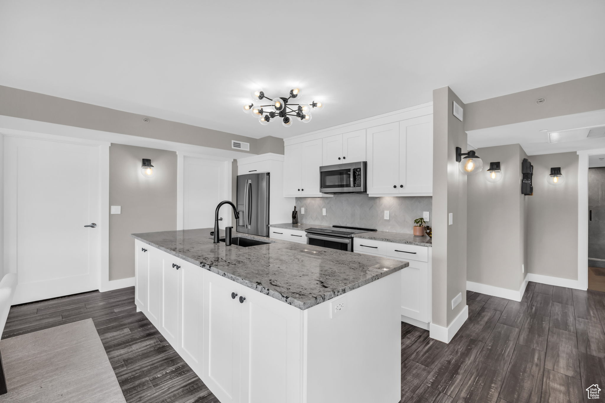 BROADWAY TOWER CONDO - Residential