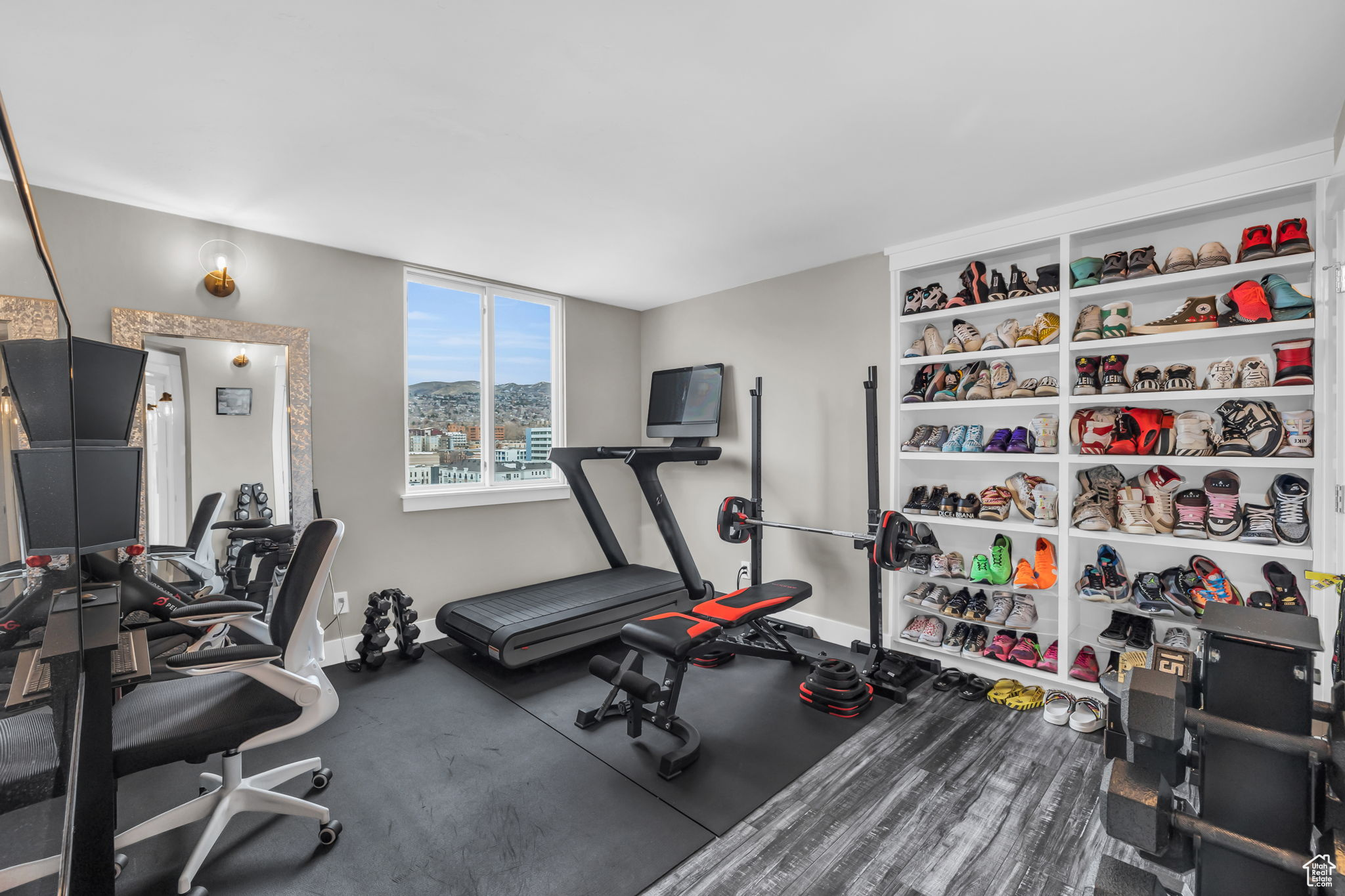 BROADWAY TOWER CONDO - Residential