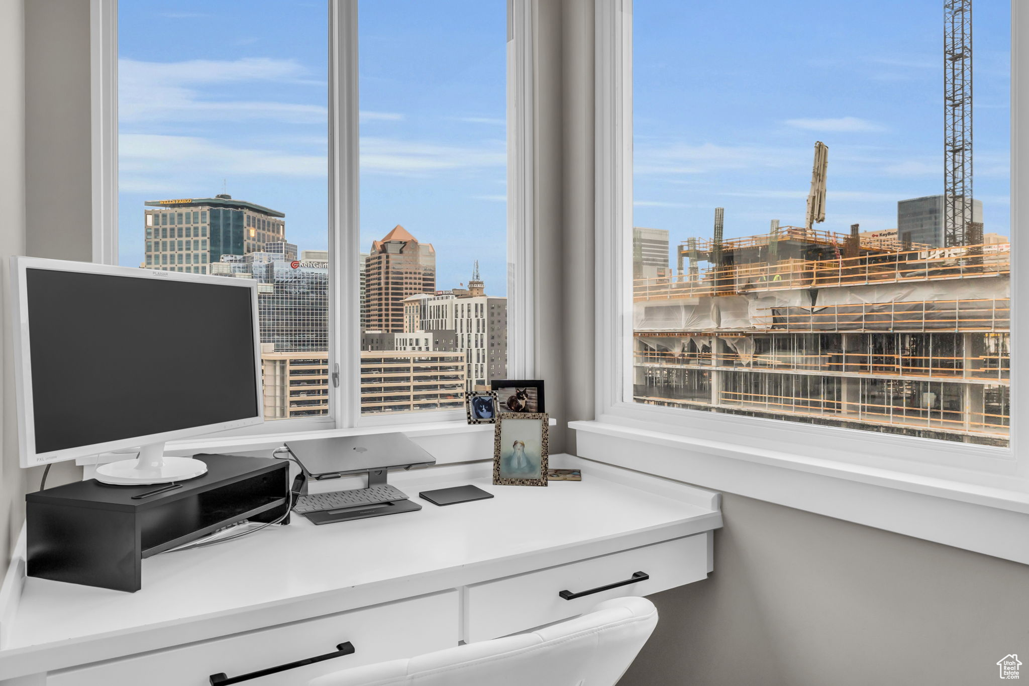 BROADWAY TOWER CONDO - Residential