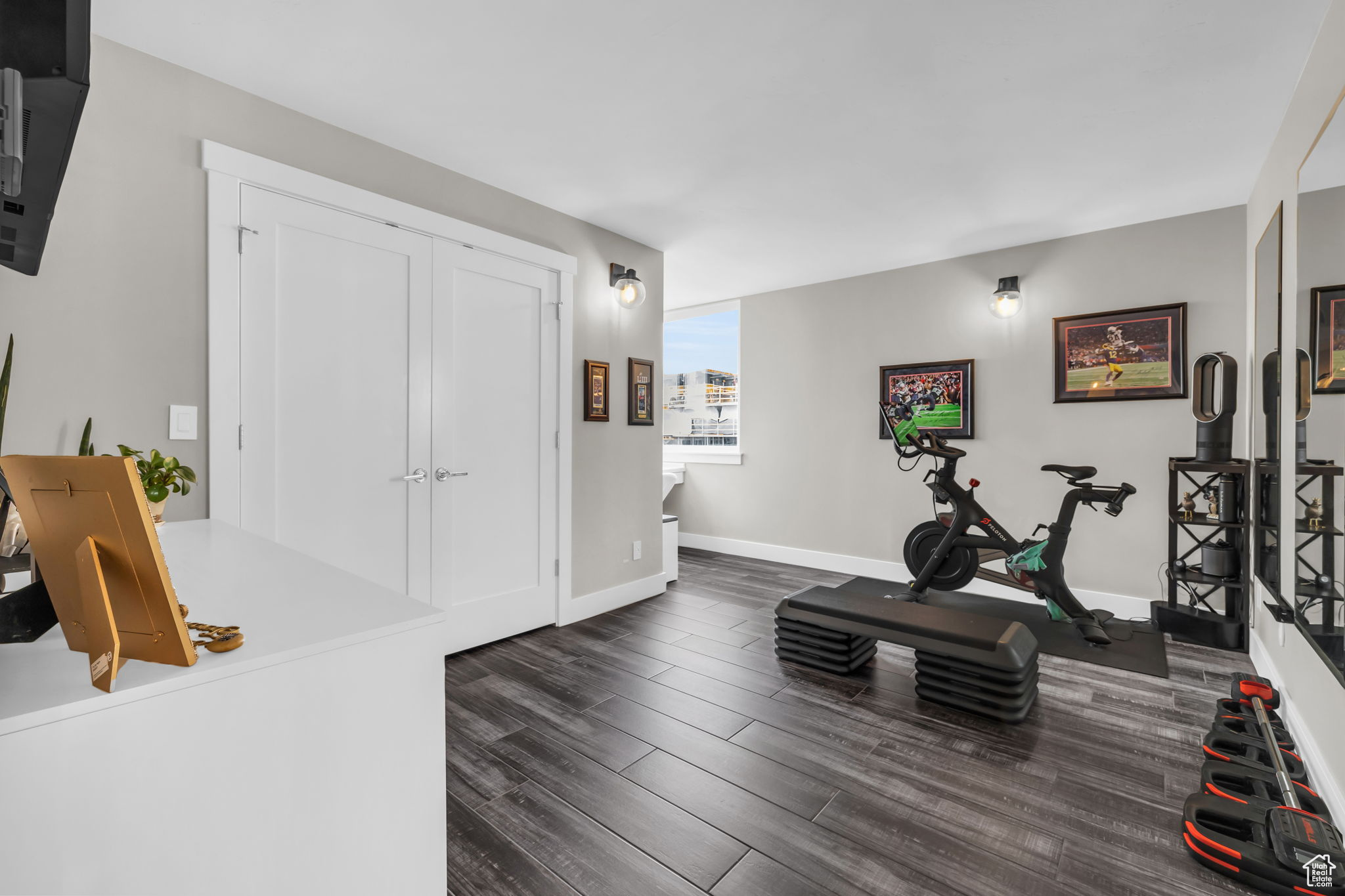 BROADWAY TOWER CONDO - Residential