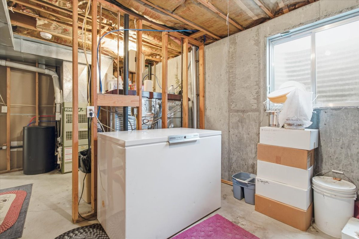 COURTSIDE - Residential