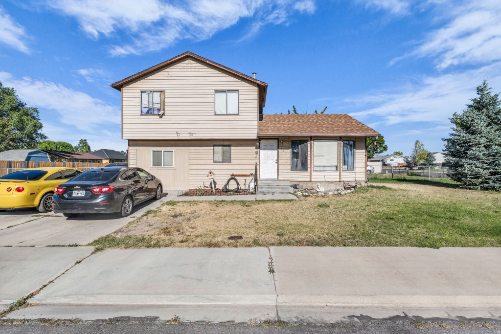 Photo of 867 N 2600 W, Provo, UT 84601 (MLS # 2166766)