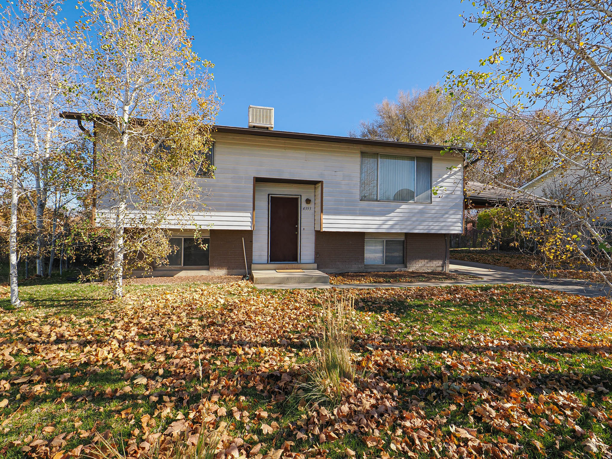 WOODLEDGE #3 - Residential