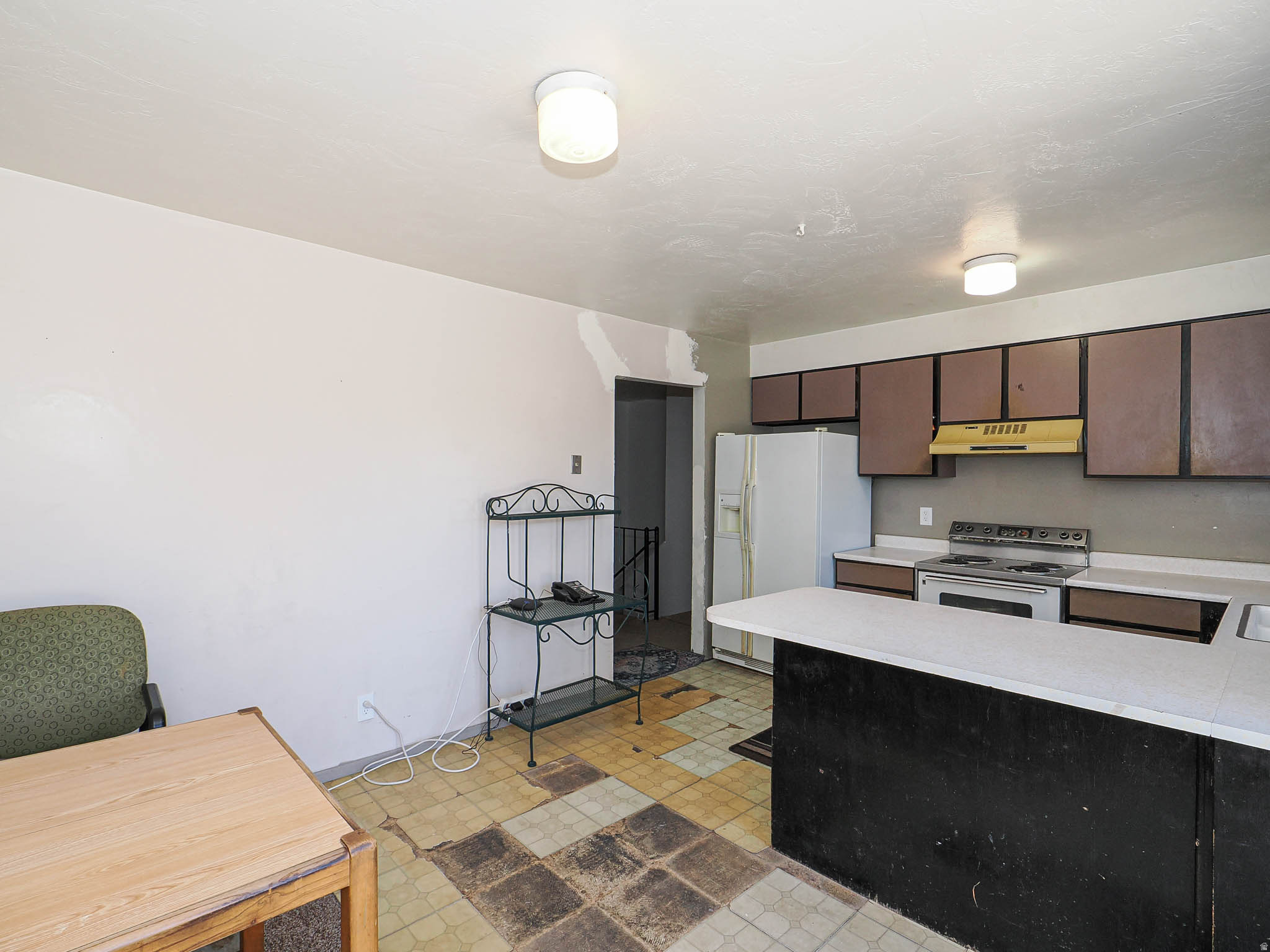 WOODLEDGE #3 - Residential