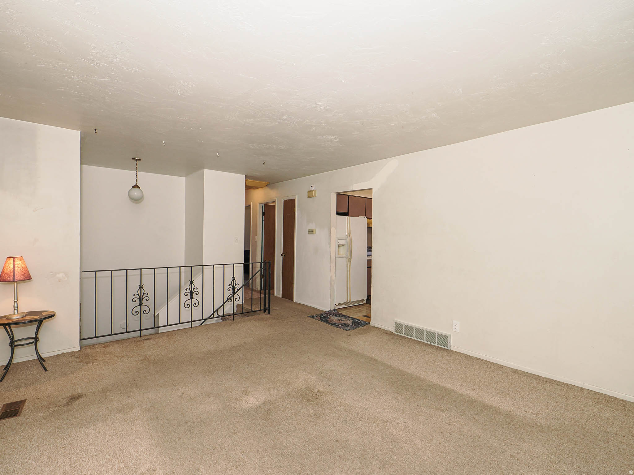 WOODLEDGE #3 - Residential