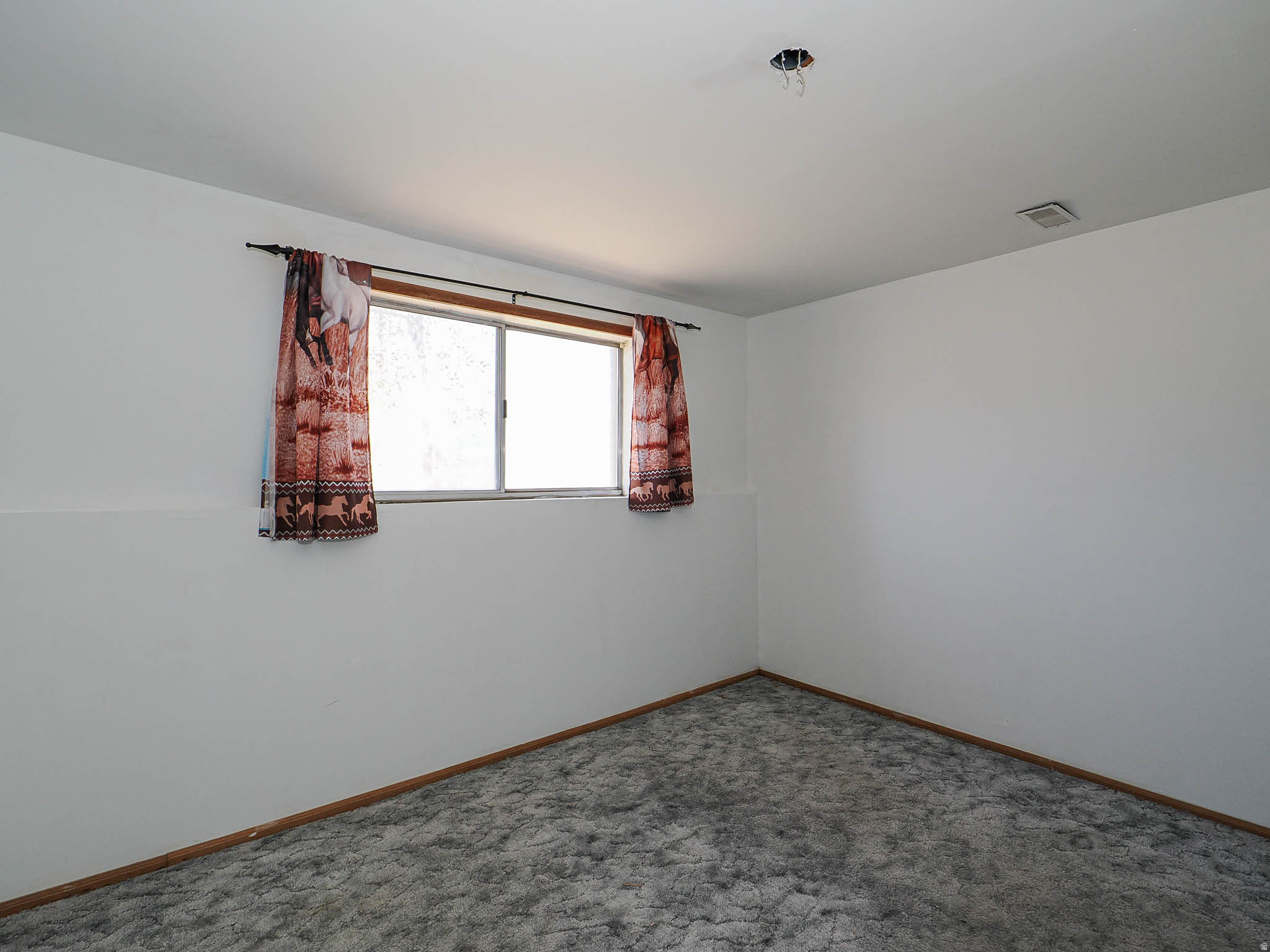 WOODLEDGE #3 - Residential