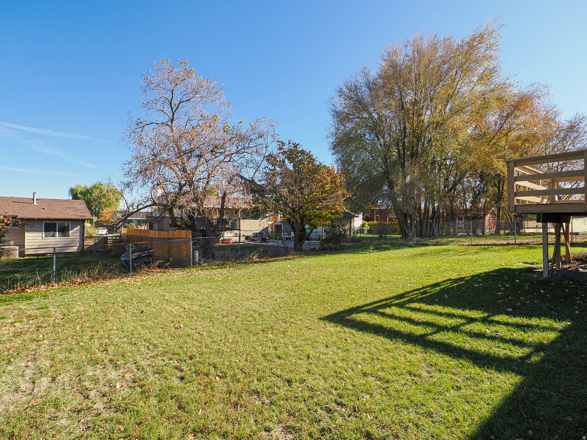 WOODLEDGE #3 - Residential