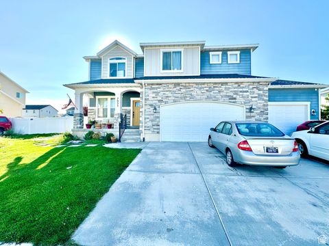 Photo of 7933 N SECRETARIAT RD, Eagle Mountain, UT 84005 (MLS # 2107170)