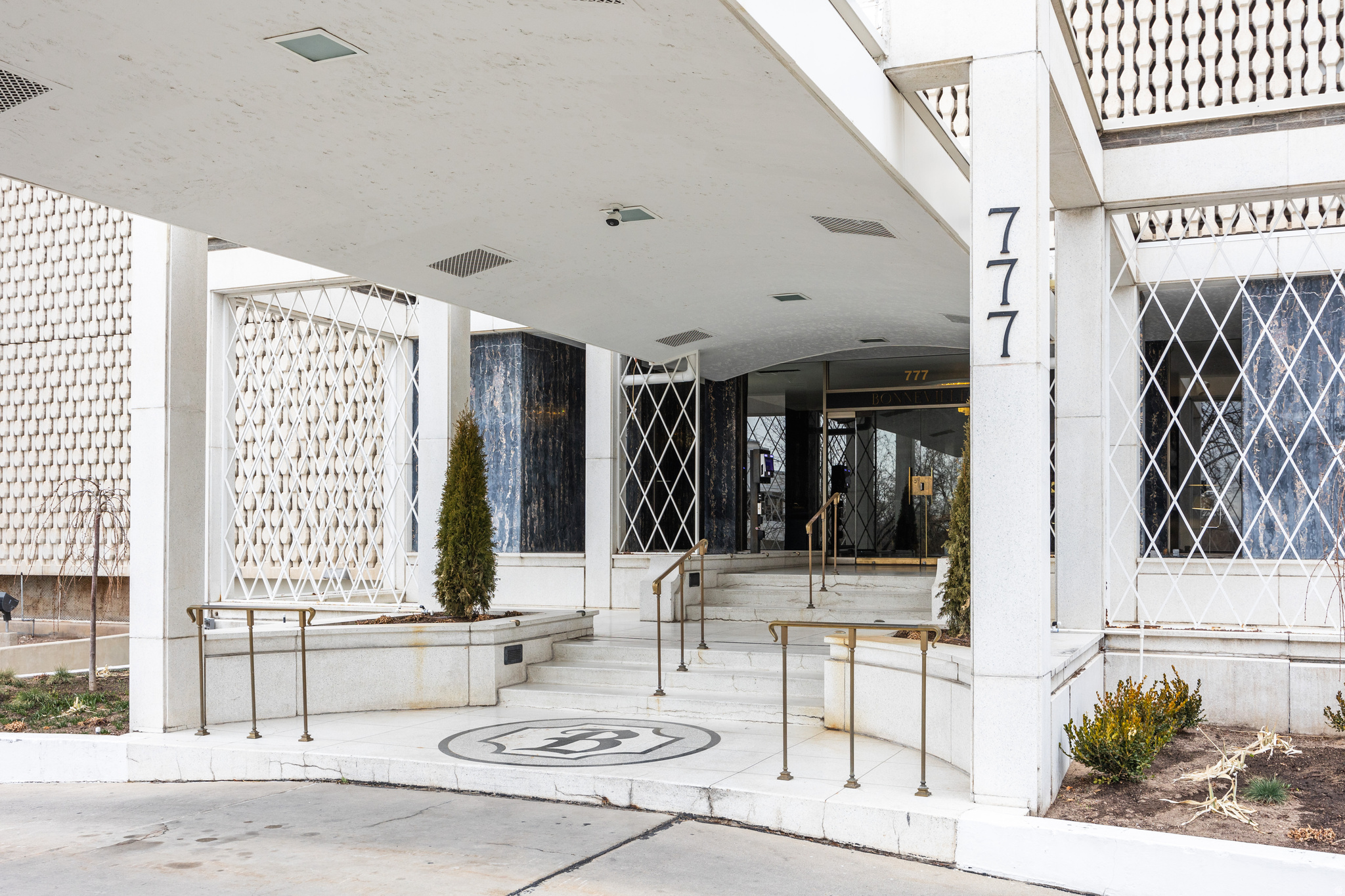 BONNEVILLE TOWER - Residential