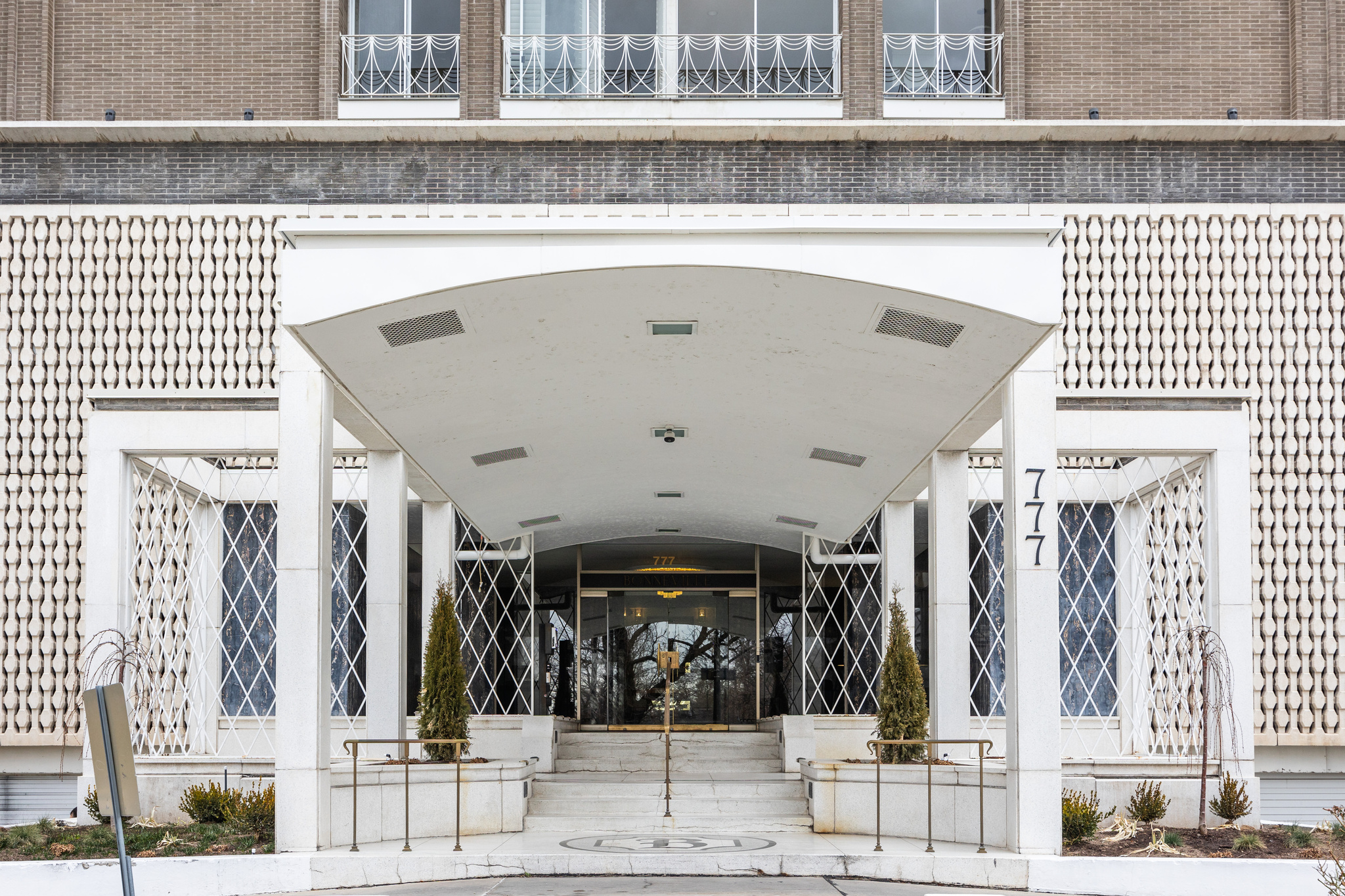 BONNEVILLE TOWER - Residential