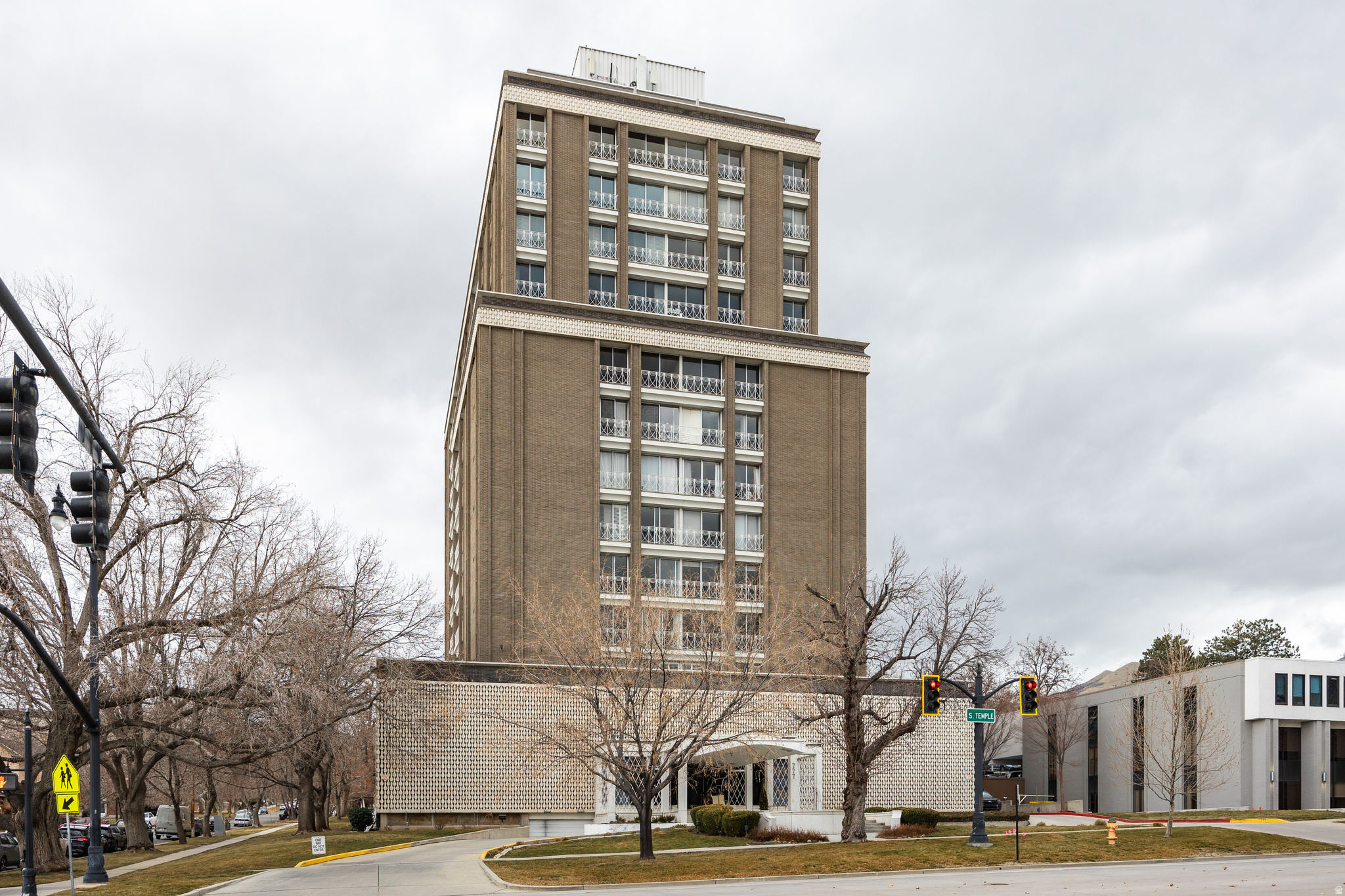BONNEVILLE TOWER - Residential