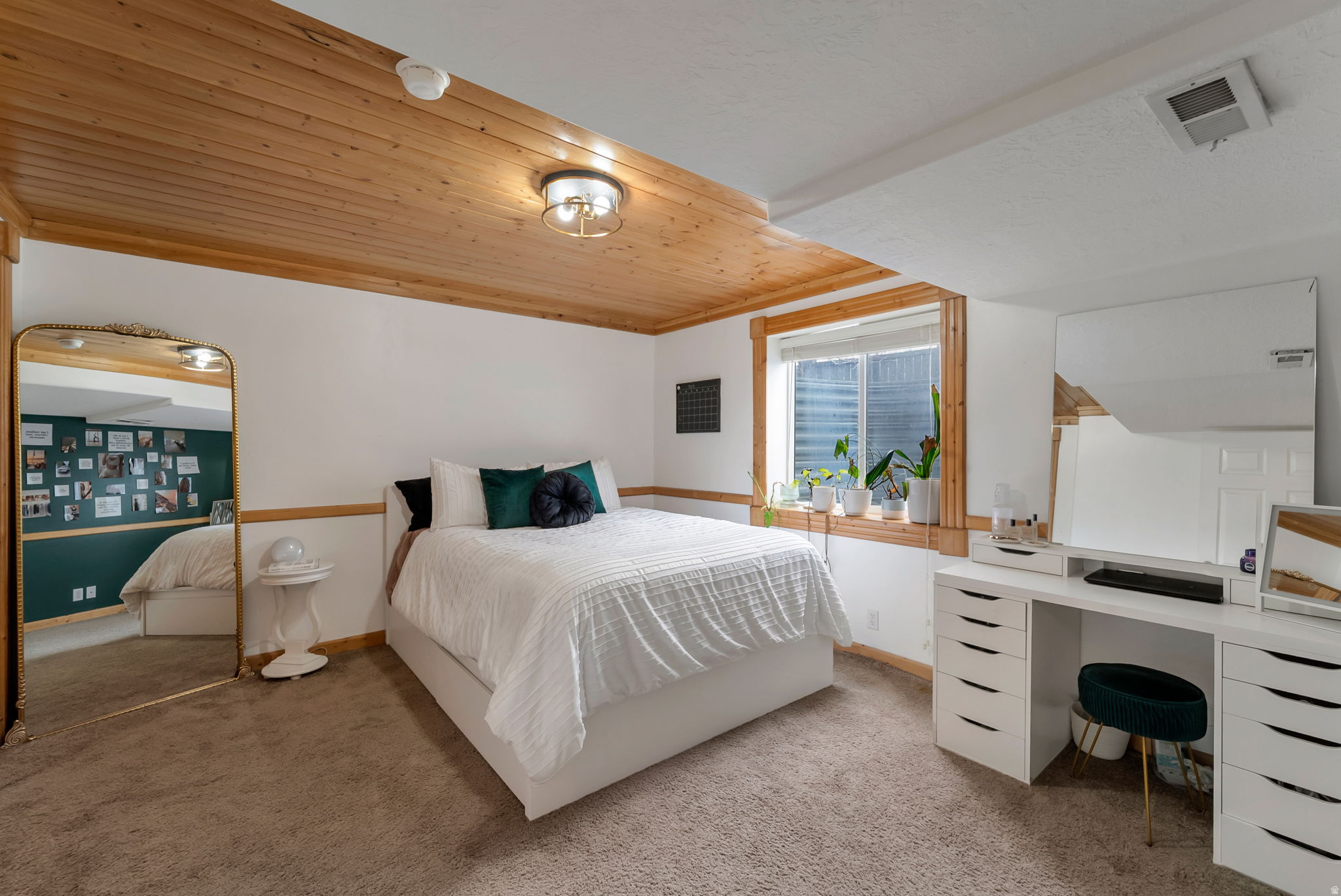 RIVERTON VILLAGE - Residential