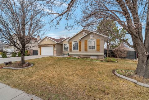 Photo of 2328 W STEPHEN LN S, Riverton, UT 84065 (MLS # 2141112)