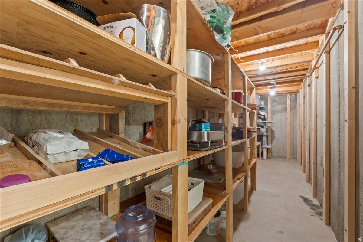 HUNTER'S POI - Residential