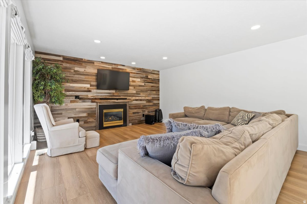 HUNTER'S POI - Residential