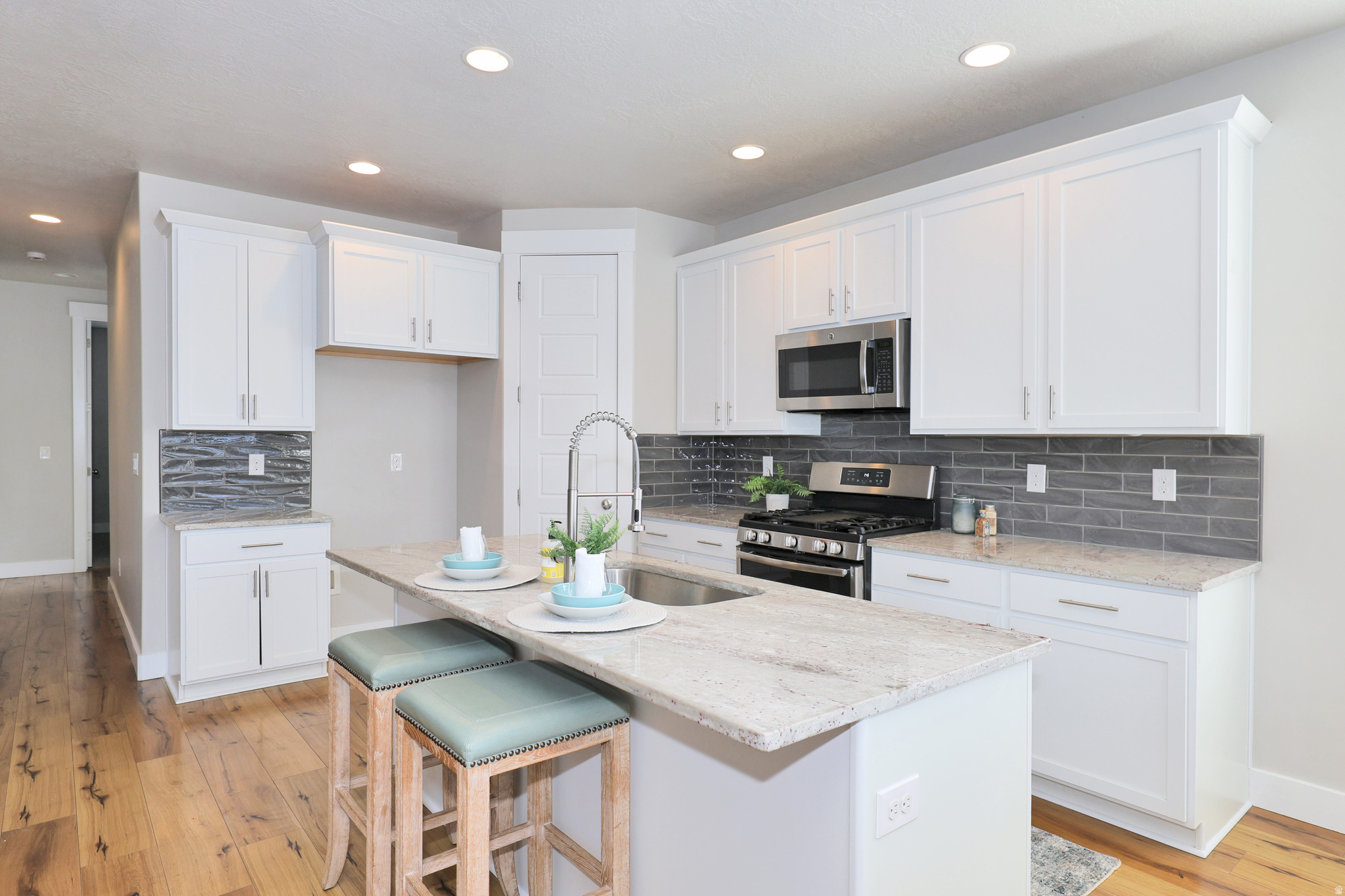 SOMMERGLEN HEIGHTS - Residential