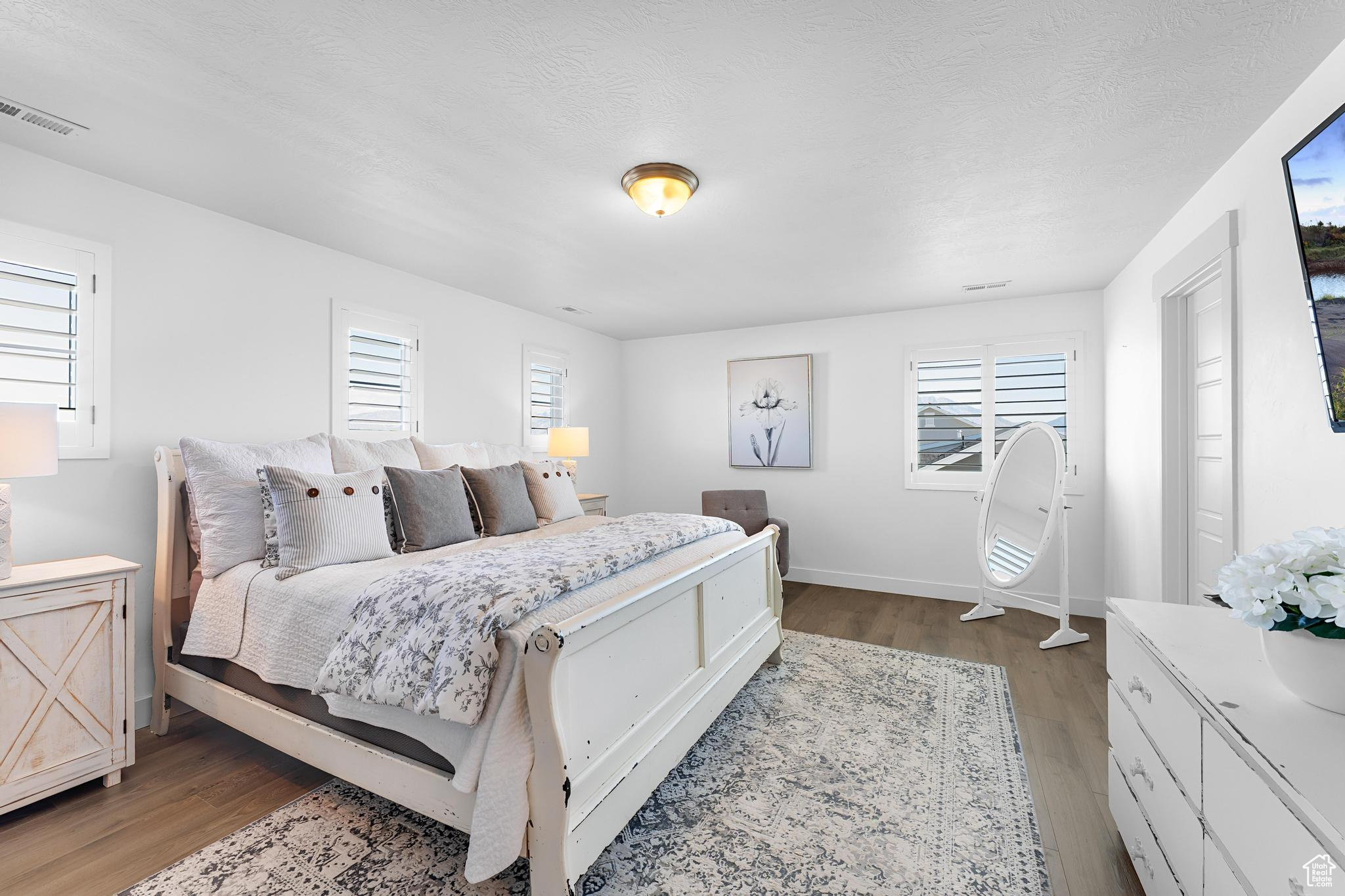 LAKESIDE - Residential