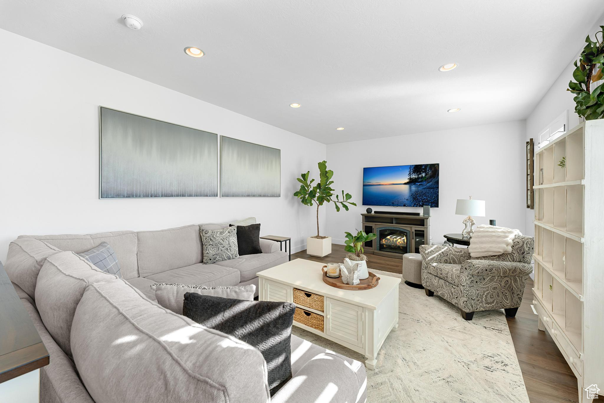 LAKESIDE - Residential