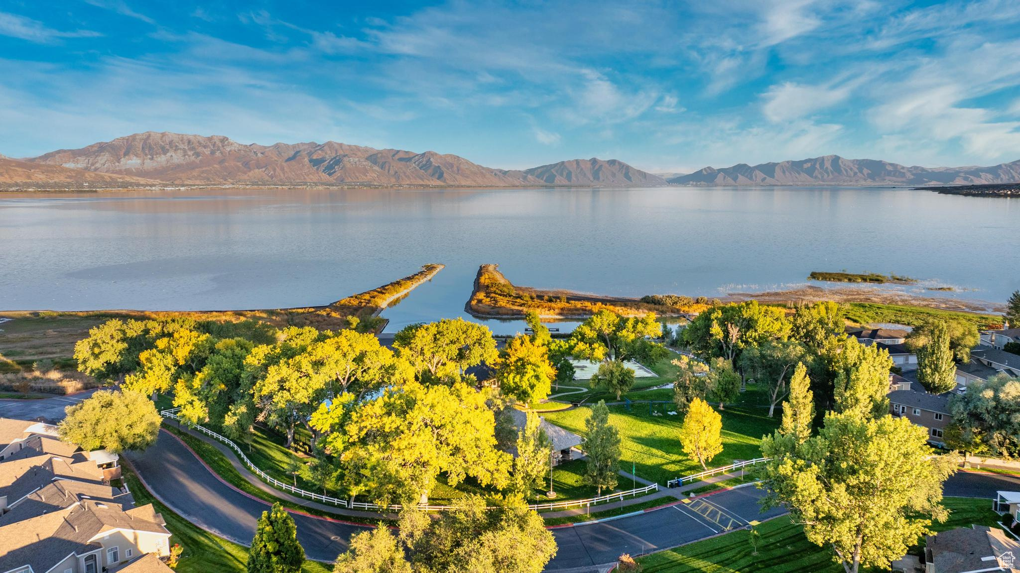 LAKESIDE - Residential