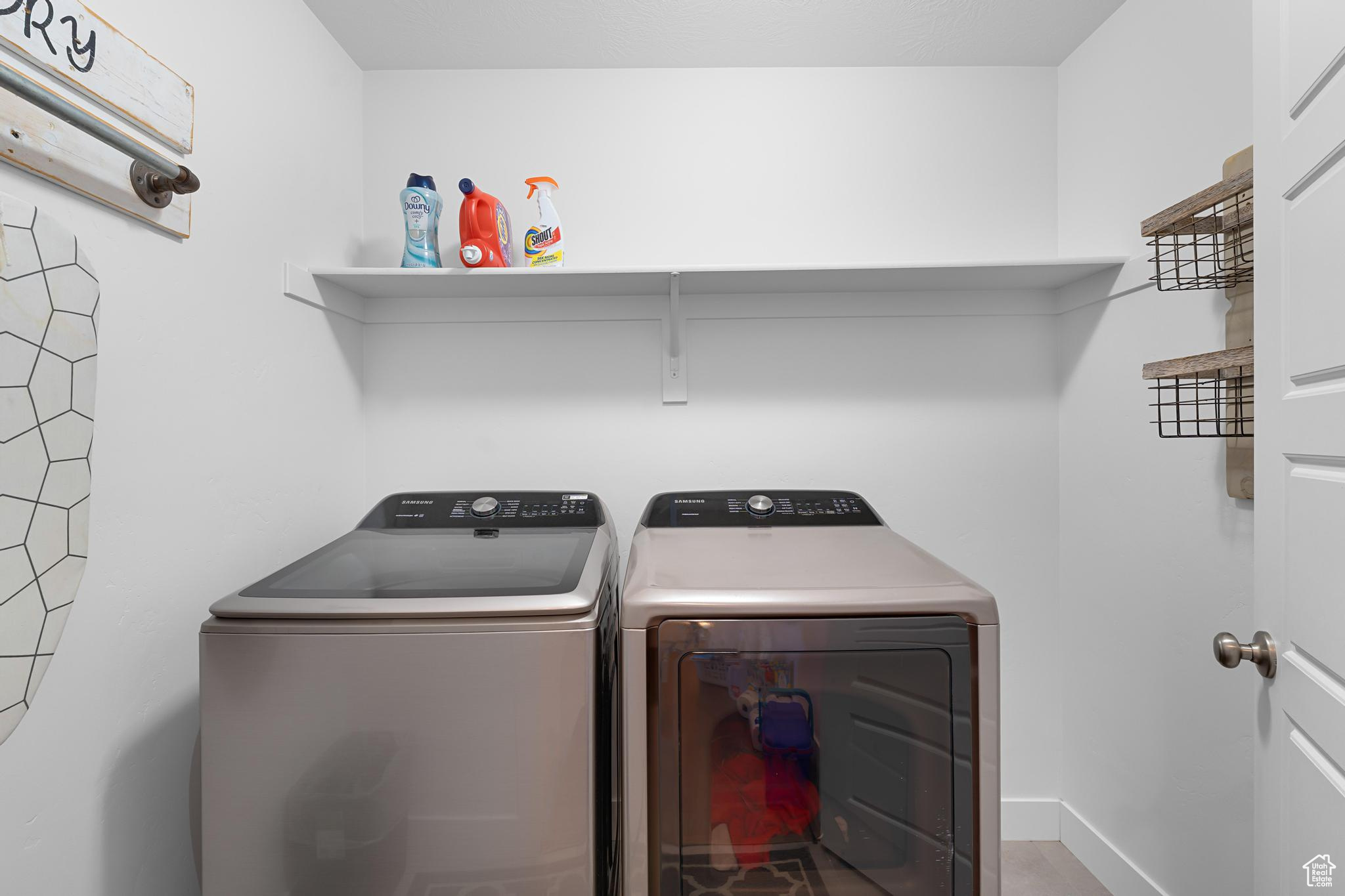 LAKESIDE - Residential