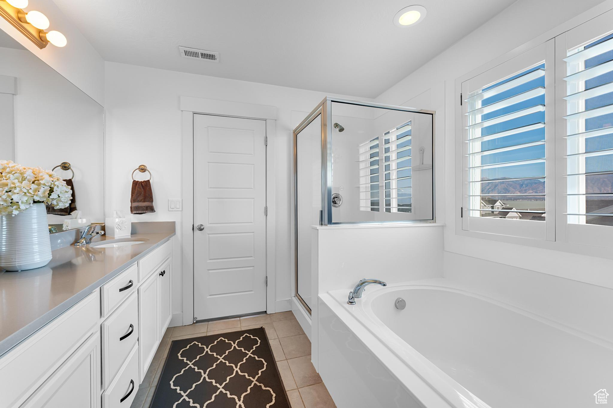 LAKESIDE - Residential